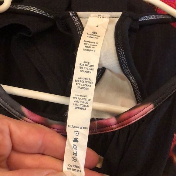 Lululemon sports top built in sports bra - Picture 6 of 7